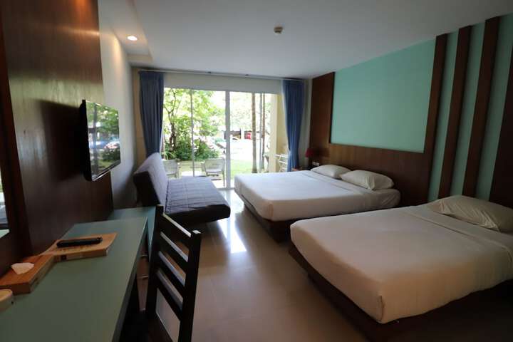 Room 11 of 76