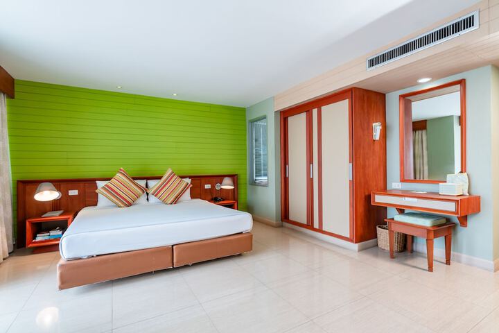 Room 32 of 131