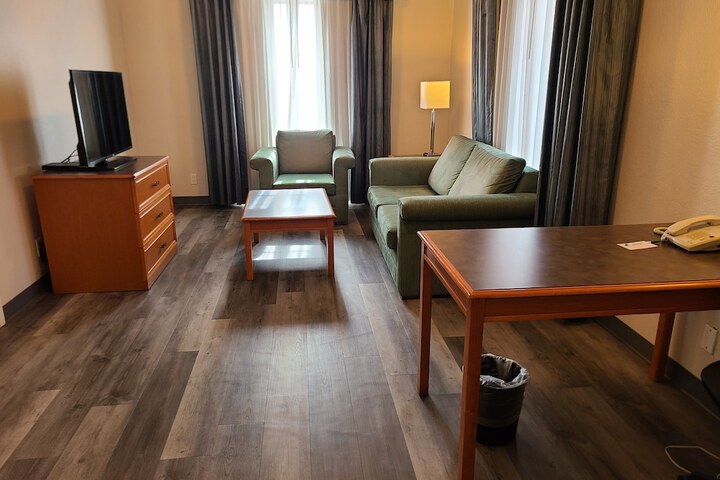 Room 22 of 38