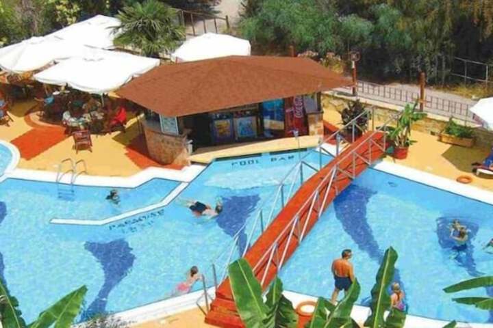 Pool Hotel