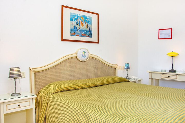 Room 18 of 180