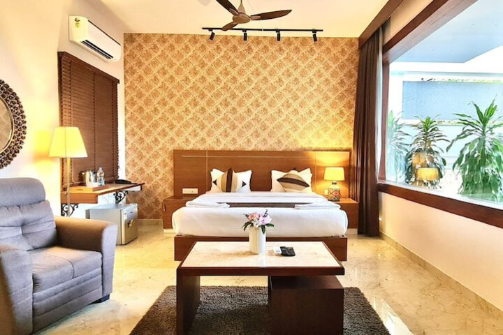 Room 8 of 19