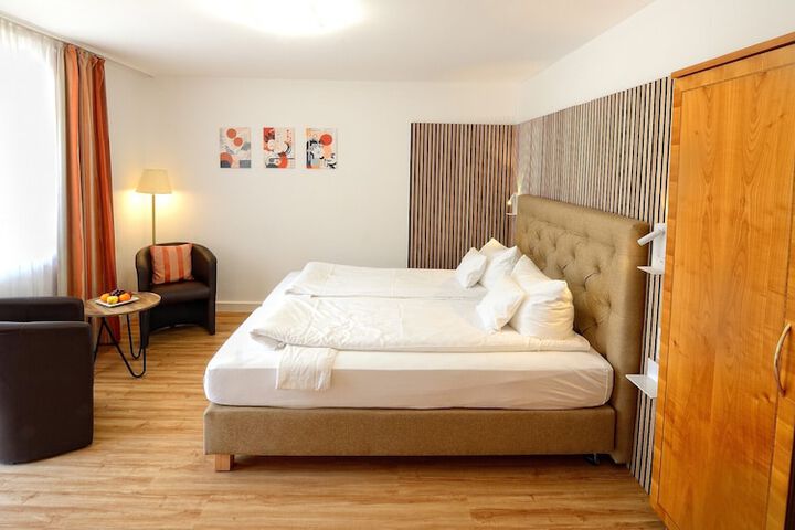 Room 15 of 81