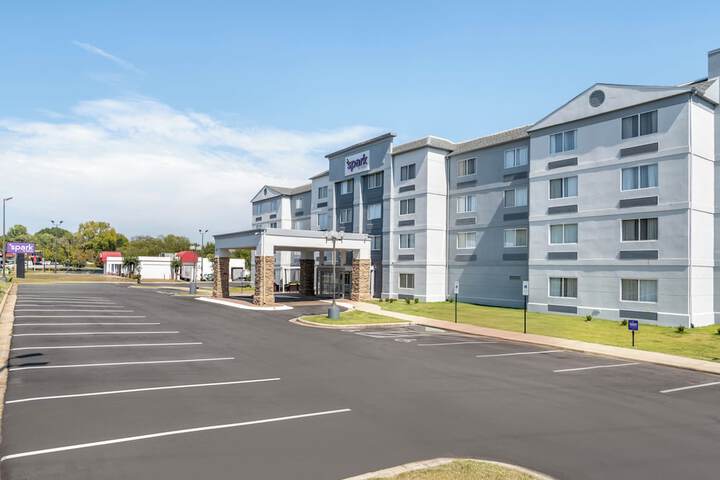 Spark by Hilton Kannapolis in Kannapolis, NC