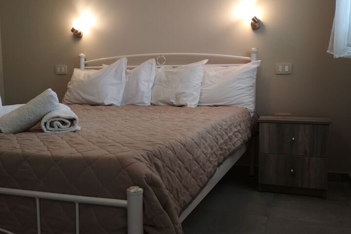 Room 3 of 60