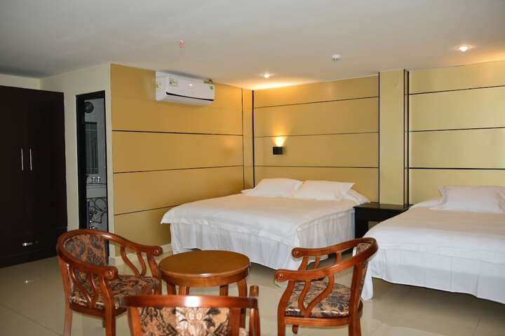 Room 9 of 48