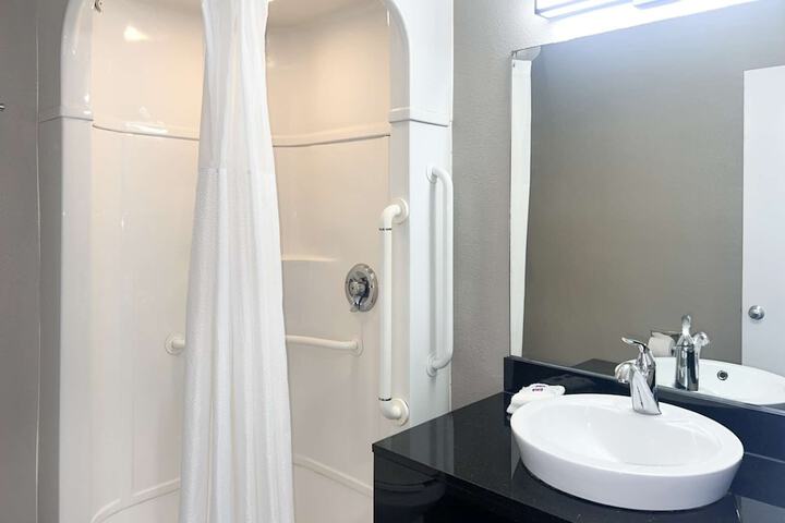 Double Room Disability Accessible (1 of 14)