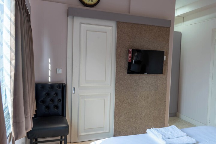 Room 4 of 39