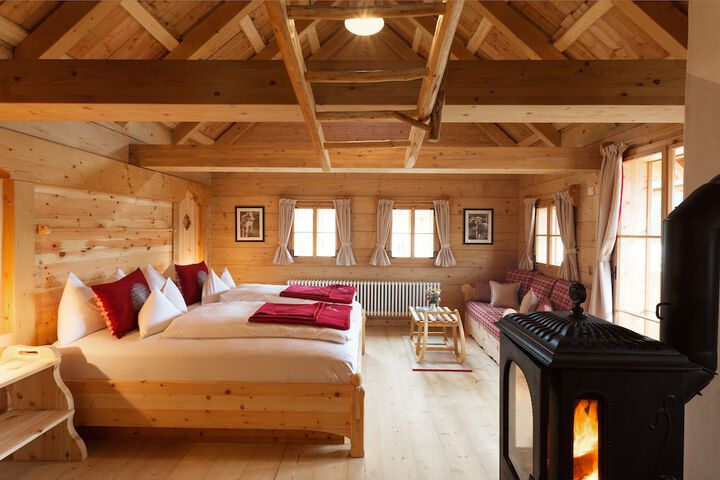 Room 3 of 84