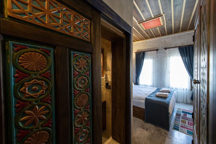 Room 9 of 85