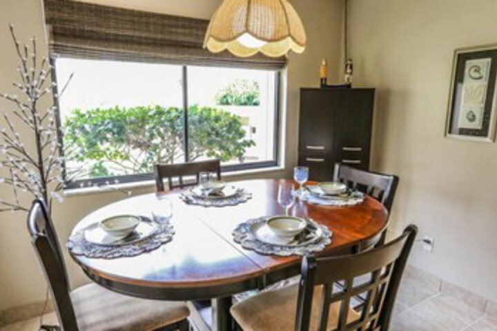 Dining 4 of 20