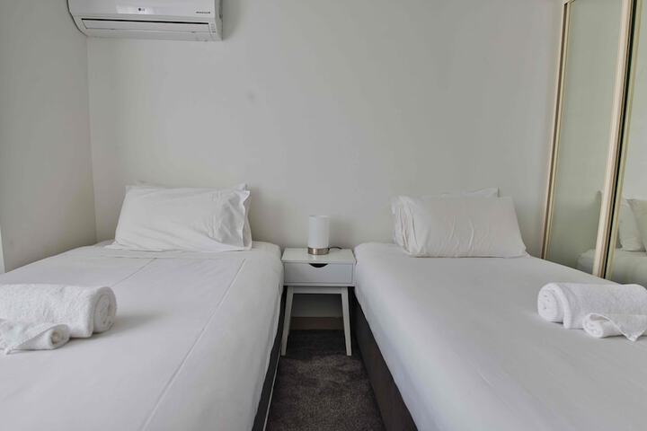 Room 8 of 68