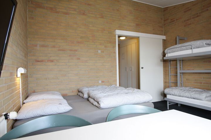 Room 5 of 38