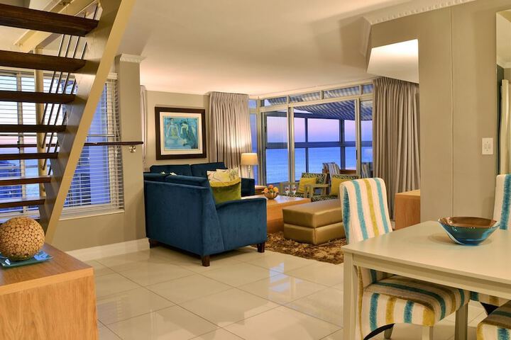Room 105 of 370