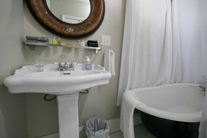 Room 19 of 29