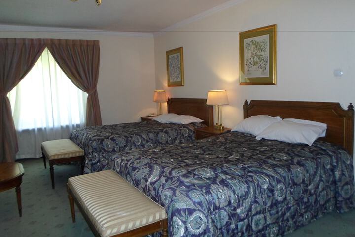 Room 12 of 18