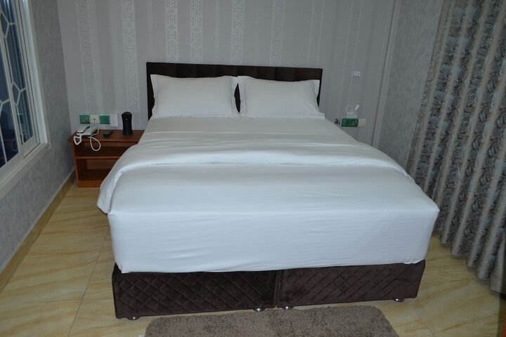 Room 11 of 35