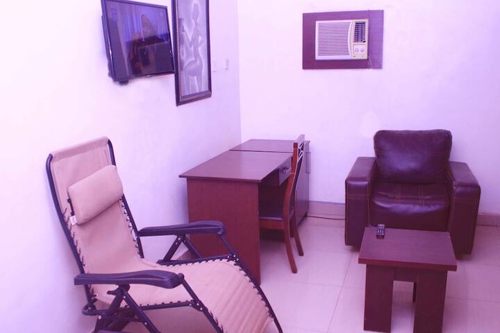 Room 13 of 38