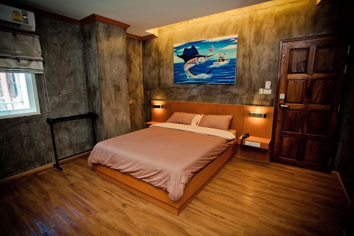 Room 17 of 40