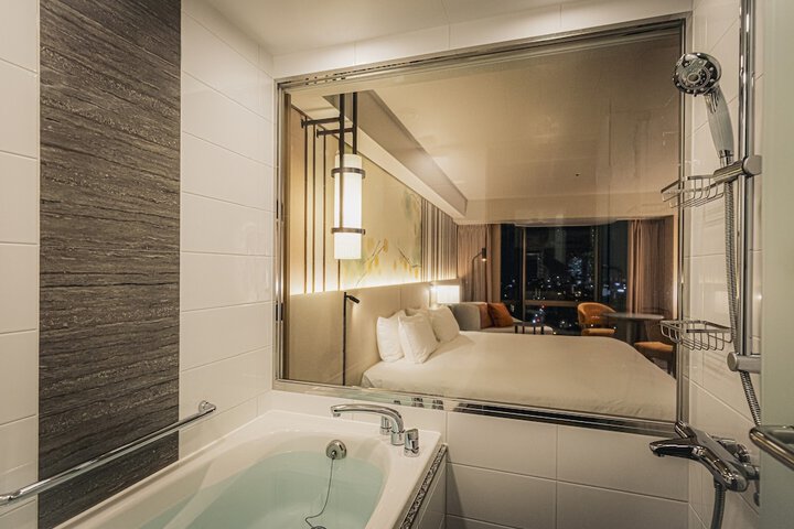 Room 105 of 155