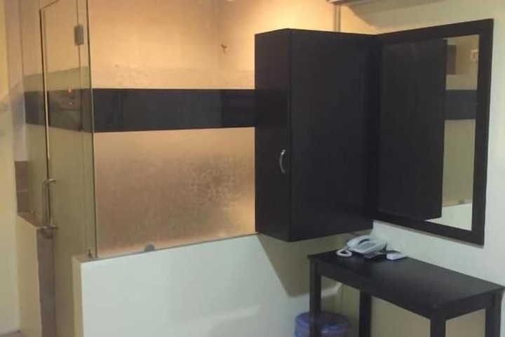 Room 12 of 14