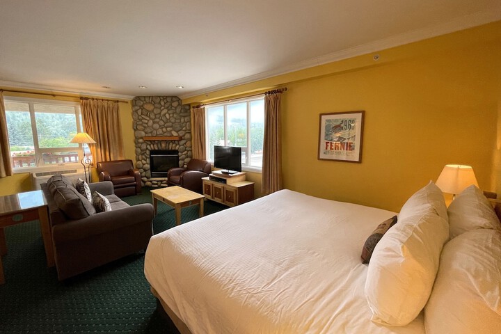 Room 32 of 60
