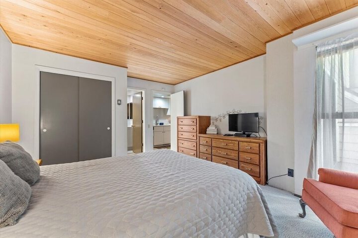 Room 4 of 41