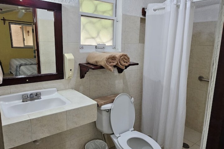 Room 4 of 17