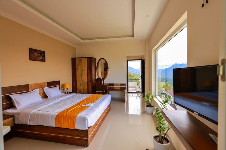 Room 8 of 30