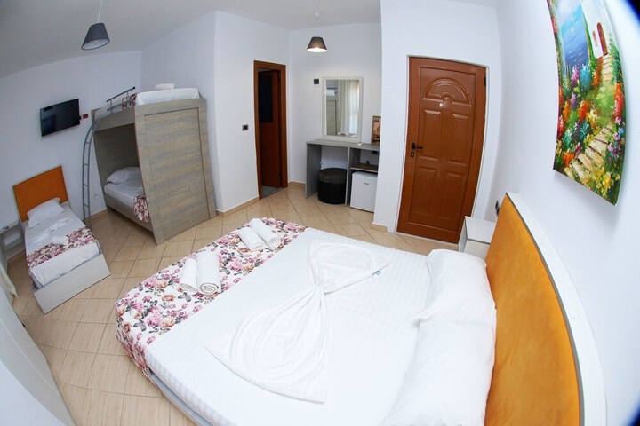 Room 19 of 131