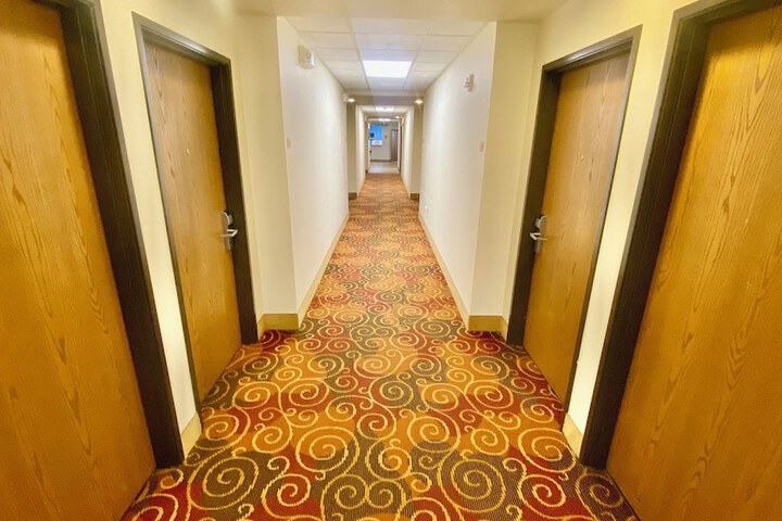 Hotel Exterior 86 of 94
