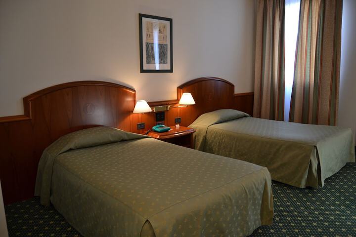 Room 2 of 17