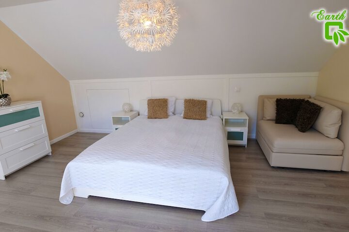 Room 4 of 36