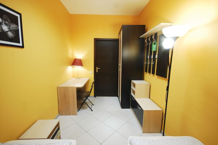 Room 27 of 100