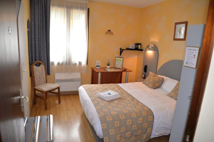 Room 8 of 27