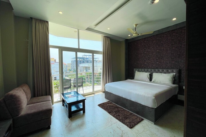 Room 38 of 100