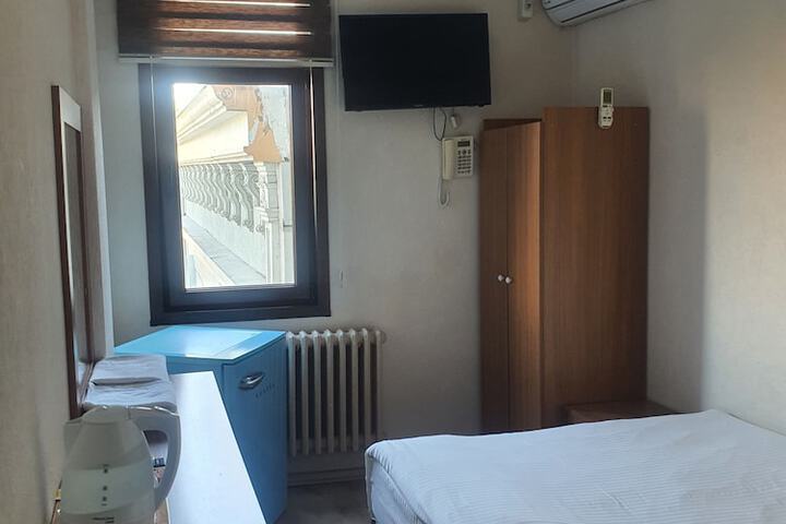 Room 36 of 91