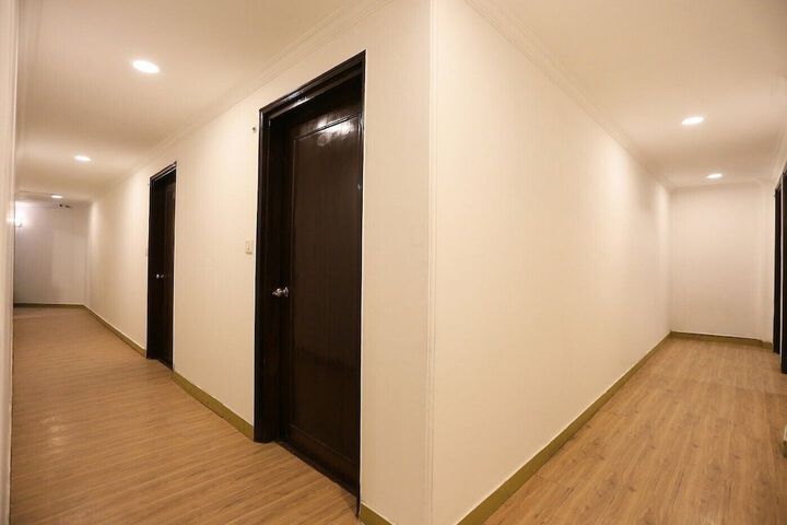Room 13 of 18
