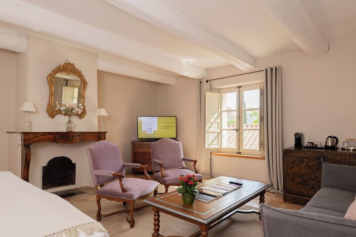Room 45 of 202