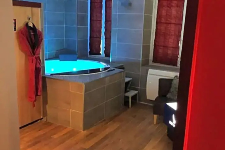 Pool 9 of 12