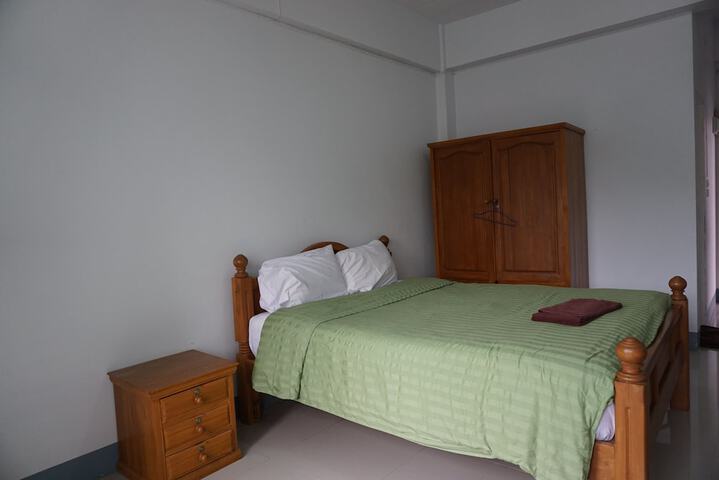 Room 5 of 37
