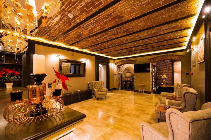 Guest Lobby