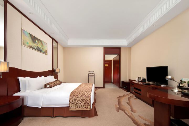 Room 6 of 60