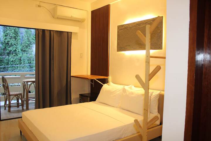 Room 14 of 83