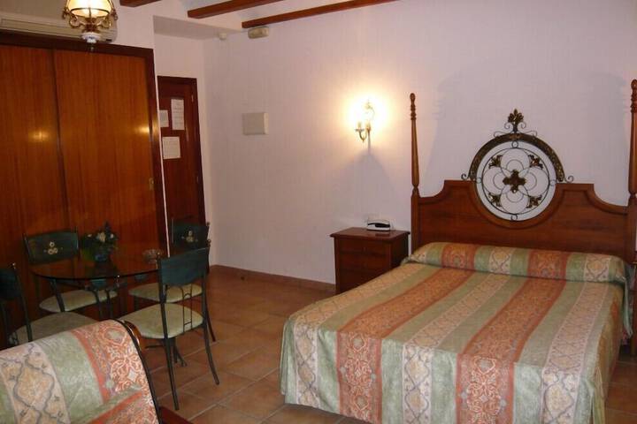 Room 3 of 40