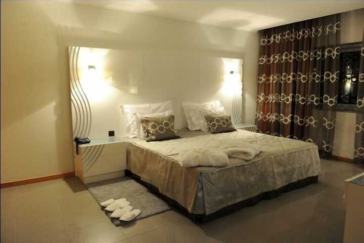 Room 4 of 20