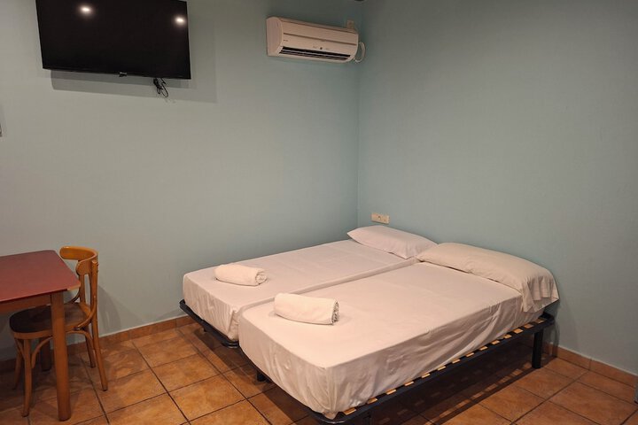 Room 5 of 27