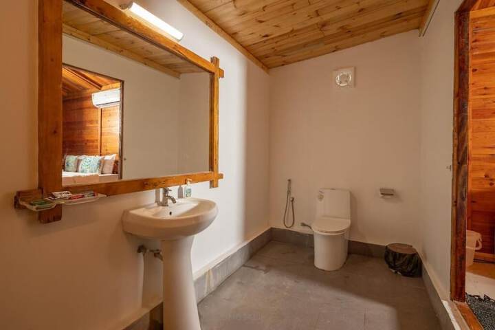 Room 8 of 22