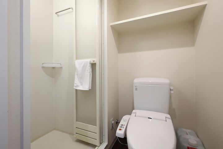 Room 17 of 65