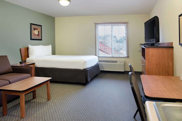 Room 10 of 25